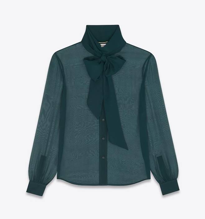 유기농 실크 크레이프 모슬린 소재 블라우스는 2백15만5천원, Saint Laurent Paris.
