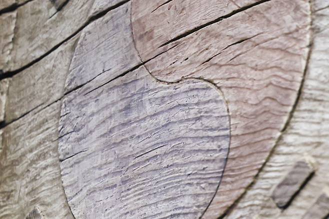 측면에서 본 목판. 김경록 기자