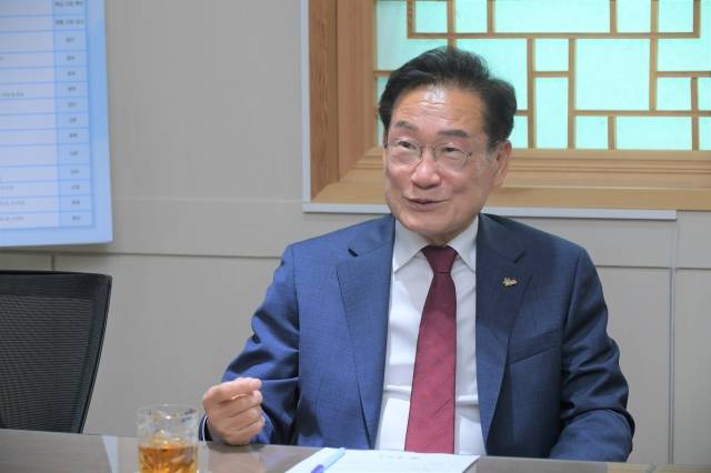 대구·경북지역에서 무소속으로 출마해 재선에 성공한 유일한 단체장인 최기문 영천시장은 ‘부드러우면서도 강한 매력’을 가지고 있다.  영천시 제공