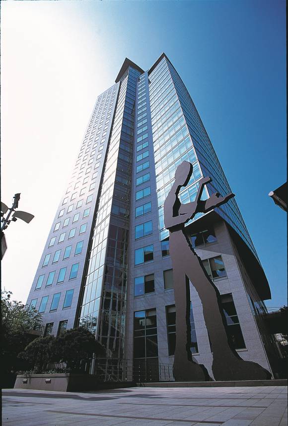 흥국생명의 상반기 당기순이익(별도기준)이 997억원으로 전년 동기 대비 49억원 감소했다. 사진은 흥국생명 사옥 전경. [사진=흥국생명]