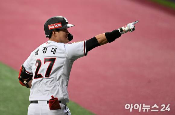 KT 위즈 배정대는 16일 열린 키움 히어로즈와 홈 경기에서 끝내기 희생 플라이 주인공이 됐다. [사진=김성진 기자]