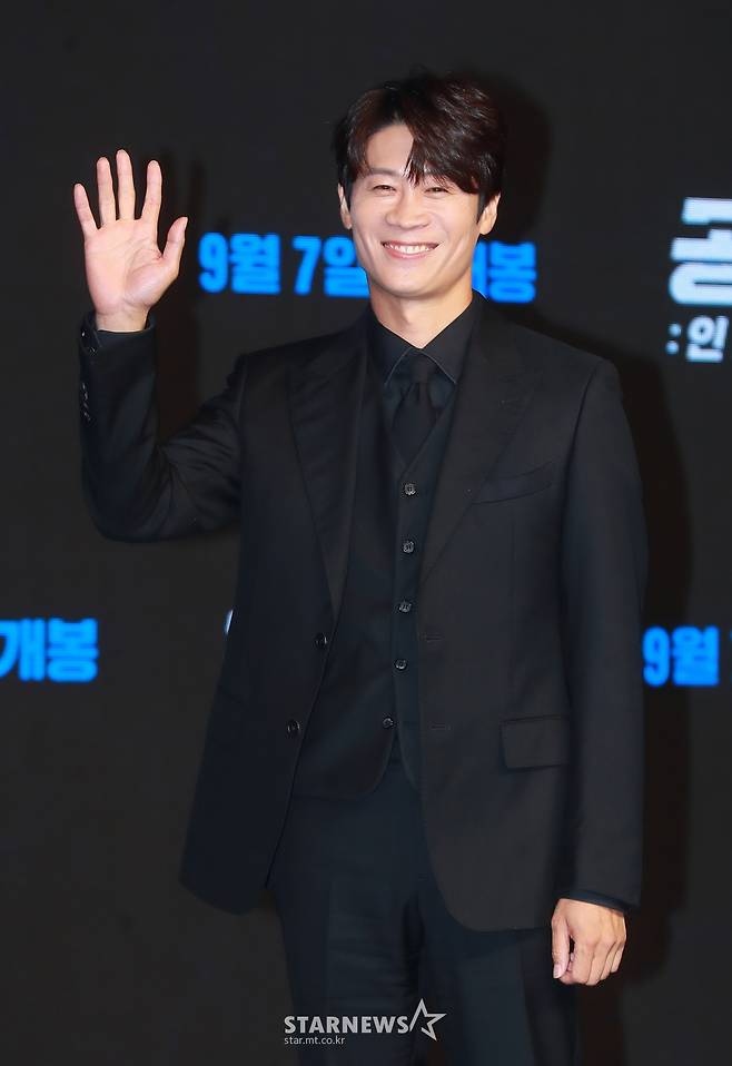 진선규 '온화한 손인사'[★포토]