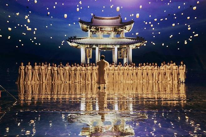 국립합창단 가곡·동요앨범 워너뮤직 통해 전 세계 발매 국립합창단 '새야 새야' 뮤직비디오 한 장면. [워너뮤직 제공. 재판매 및 DB 금지]