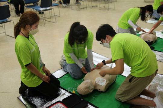 3개학교 대학학생들이 심페소생술체험 모습.사진=충북도립대학교 제공