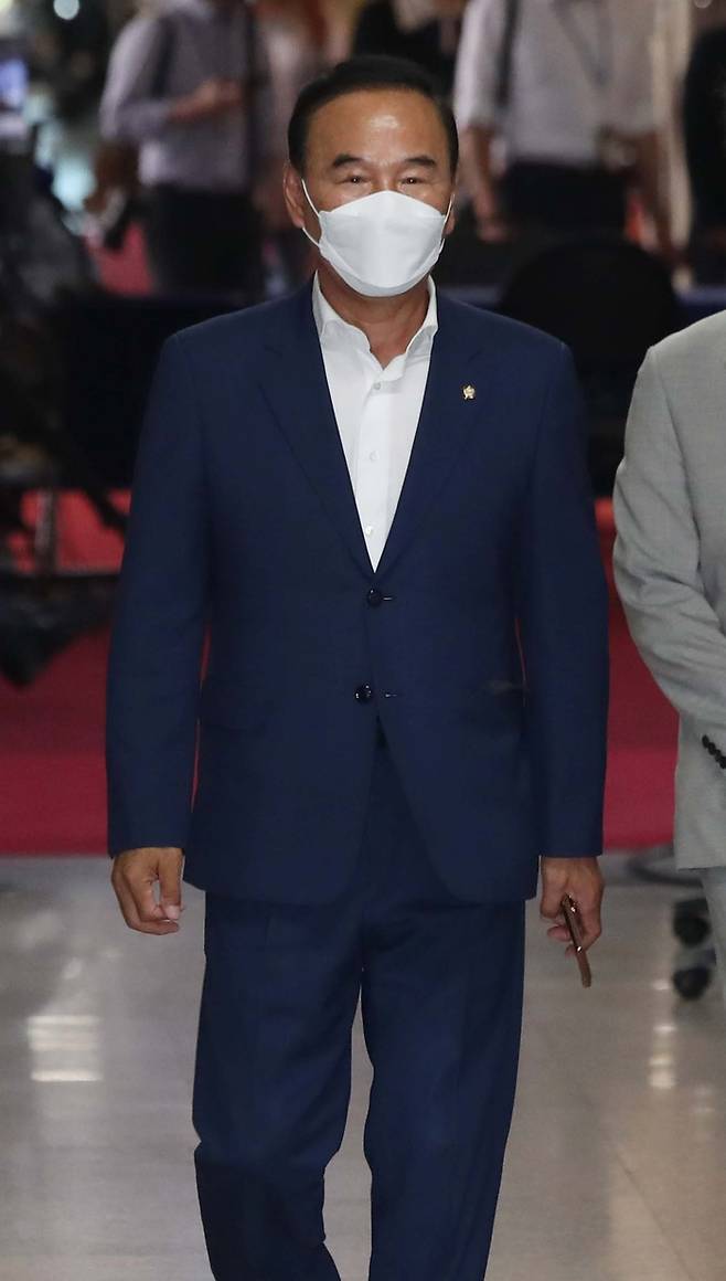 박덕흠 국민의힘 의원이 지난 7월11일 서울 여의도 국회에서 열린 중진의원 모임에 참석하고 있다. 국회사진기자단