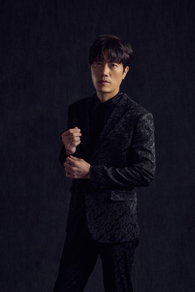 넷플릭스 시리즈 '모범가족'에서 광철 역을 맡은 배우 박희순. 넷플릭스 제공