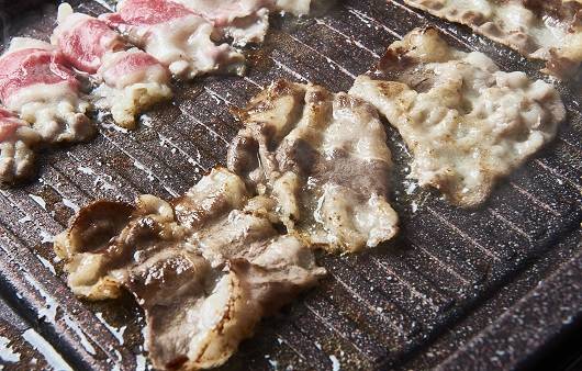 육류 등 지방 함유 음식