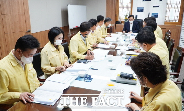 나주시가 매주 현안업무회의에 읍·면·동장 참석과 매달 초 진행되는 월중 업무보고회의 역시 20개 읍·면·동장 참석을 정례화해 눈길을 끈다./나주시 제공