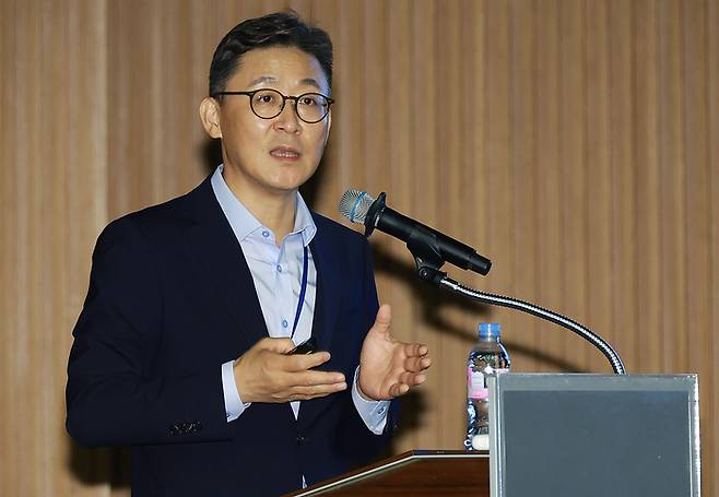 권대영 금융위원회 금융정책국장이 18일 서울 남대문로 대한상공회의소에서 열린 새출발기금 금융권 설명회에서 발언하고 있다. 금융위원회 제공