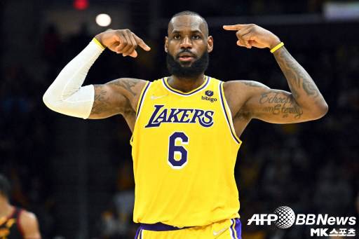 르브론 제임스가 레이커스와 계약을 연장한다. 사진=ⓒAFPBBNews = News1