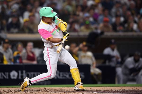 김하성(샌디에이고 파드리스)이 멀티히트 포함 4타점을 작렬했다. 사진은 지난달 30일 미네소타 트윈스전에 나선 김하성. /사진=로이터