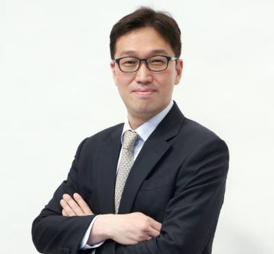 신한EZ손해보험이 조만간 조직슬림화를 통한 효율성 제고에 나선다. 사진은 강병관 대표./사진=신한금융그룹