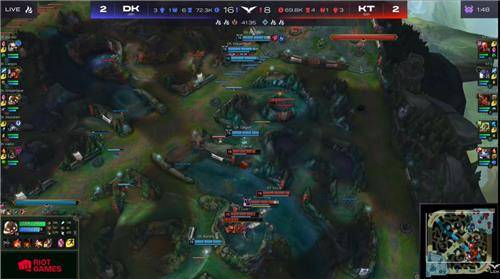 5세트 경기에서 KT 본진에 몰려가는 담원 기아 [LCK 공식 중계방송 캡처]