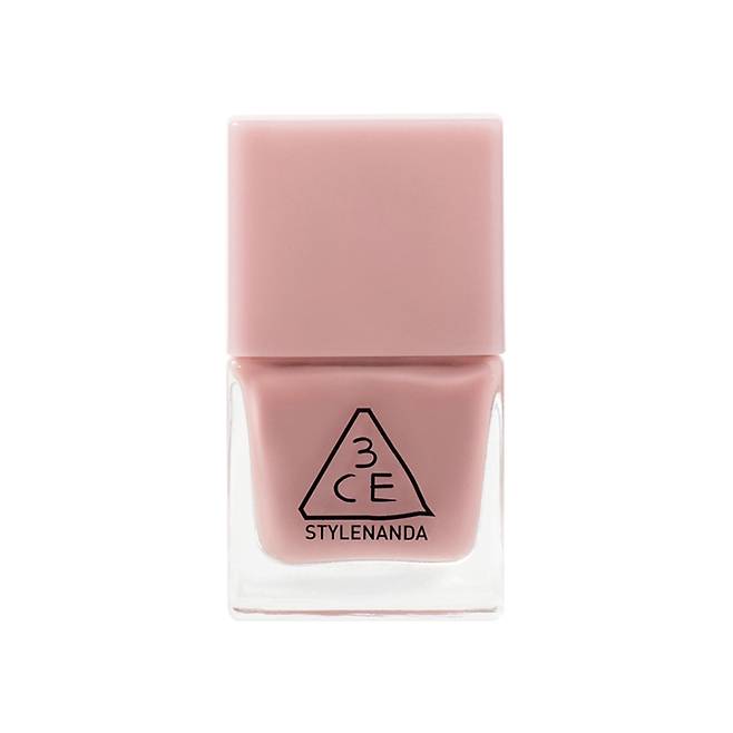 3ce 듀 네일 컬러 #PINK DROPLET - 생기 있는 핑크가 한 방울 섞인 듯한 시럽 타입 네일 8.5ml 8천원.