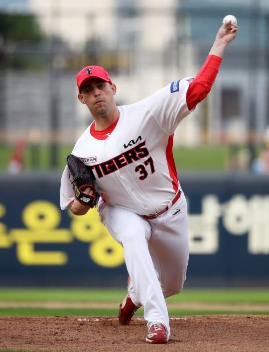 KIA가 놀린의 역투로 kt에 진땀승을 거두고 5위 지키기에 청신호를 밝혔다.[연합뉴스 자료사진]