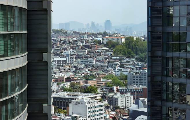 서울 용산에서 바라본 주택가의 모습. [사진 = 연합뉴스]