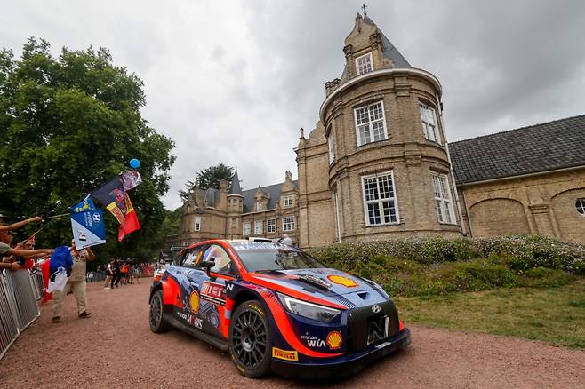 '2022 월드랠리챔피언십' 벨기에 랠리에 참가한 현대자동차 'i20 N Rally1 하이브리드' 경주차의 모습 / 사진=현대차.