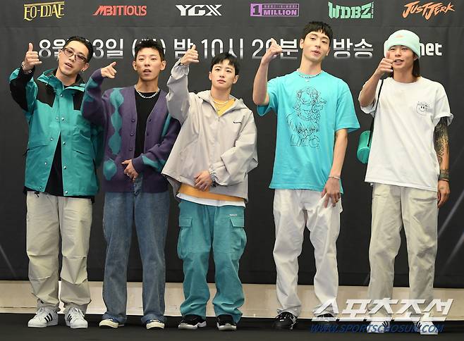 엠넷 '스트릿 맨 파이터' 제작발표회가 23일 오후 서울 상암동 스탠포드호텔에서 열렸다. 뱅크투브라더스가 포즈 취하고 있다. 정재근 기자 cjg@sportschosun.com/2022.8.23/