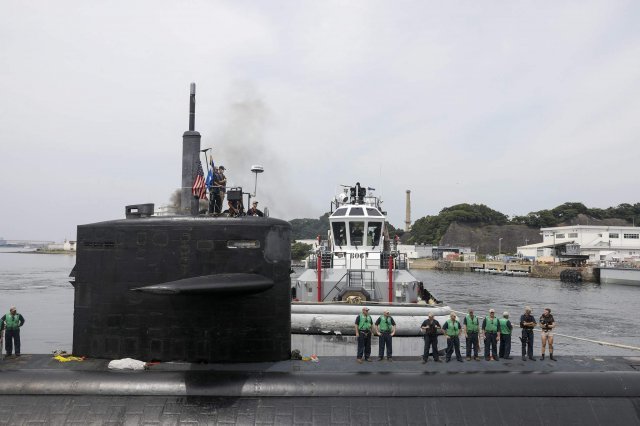 미국의 로스앤젤레스(LA)급 공격형 핵주진잠수함인 키웨스트(SSN-722)가 15일 미 7함대의 모항인 일본 요코스카항에 입항하고 있다. 미 인도태평양사 홈페이지