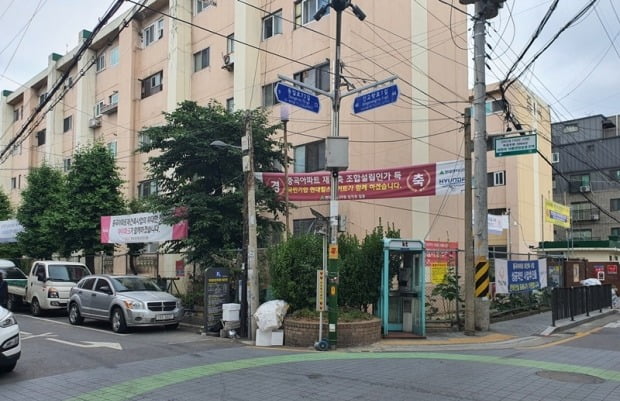 시공사 선정 입찰공고를 앞둔 서울 광진구 '중곡아파트' 모습. 사진=LH