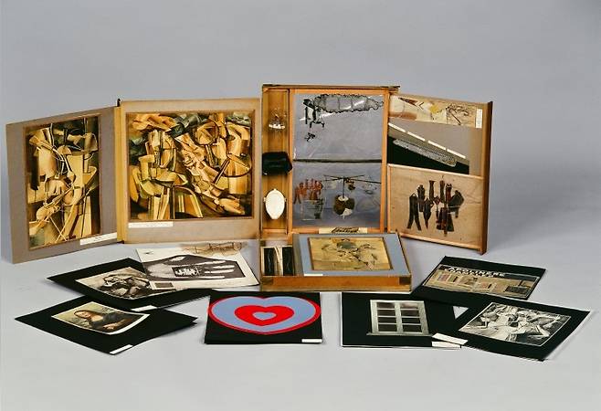 마르셀 뒤샹, 여행용 가방, 1941, 미니어처 인쇄물, 여행가방 등, 39.1x34.9x7.6cm [국립현대미술관 제공. 재판매 및 DB 금지]