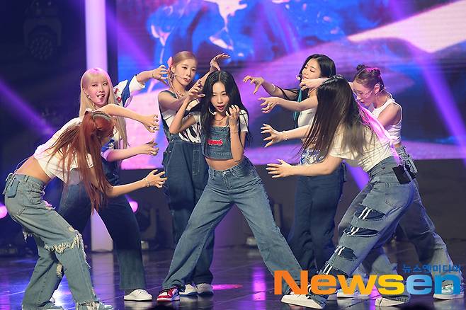 Group Purple Kiss is performing on the MBC M The show in the commenters live broadcast at MBC Dream Center in Ilsan, Goyang City, Gyeonggi Province on the afternoon of August 24th.