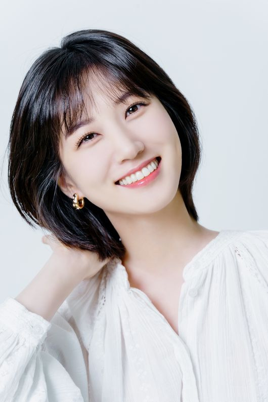 Following Interview1), Actor Park Eun-bin (31) explained the process of the birth of a screen that introduces itself to people Young-woo first met in the drama Wooyoungwoo.Park Eun-bin said in an interview with a cafe in Apgujeong, Seoul on the afternoon of the 22nd, The first test shot was a god introducing himself as a new lawyer. According to the director, he thought that he was right after shooting. Wooyooungwoo, a strange lawyer (playwright Moon Ji-won, director Yoo In-sik) is a drama depicting the survival of a large law firm by a new lawyer, Wooyoungwoo (Park Eun-bin), who has a genius brain and autism spectrum at the same time.Wooyoungwoo has been suffering from failing to pass the rotary door of the entrance to the building since the first day of work at Hanbada, a law firm, and barely enters with the help of Lee Jun-ho (Kang Tae-oh).When I went to the office of lawyer Chung Myung-seok (Kang Ki-young) and introduced myself, I said, My name is Wooyoungwoo even if I read it upside down.Goose Tomato Switzerland India, Wooyoung Woo, explains.Park Eun-bin said, I have done the ambassador every time, but I think it was an important word to tell you that Young-woo is such a person.At first, there was trial and error in catching the tone of Youngwoo, but it was an ambassador that all of our crew agreed on. Park Eun-bin said, Personally, there was no work I did not do my best. I can not say which is the sicker finger and which is more attached.Wooyoungwoo, a strange lawyer, is a popularly loved work, but it seems to be remembered as a work that received great love in 2022.Thankfully, I met a character who calls me life-catch, and I think I will live without changing much in the future. Wooyooungwoo, a strange lawyer who started its first episode with 0.9% nationwide (the same as Nielsen Koreas provision) on June 29, was loved by viewers and recorded 11.7% in the 7th episode (broadcast on July 20), exceeding 10%.Wooyoungwoo, which had 9 episodes (broadcasted on July 27) recorded 15.8% and exceeded the 15% mark, ended in popularity with 17.5% in the last episode of End on the 18th of this month.I want to give it to the Cetaceans of this world (laughing) and I am truly grateful for your love.I had a really grateful day for sending a lot of support to Actor Park Eun-bin.I want to support the days of those who have watched Wooyoungwoo.  (It continues at Interview3)tree extract