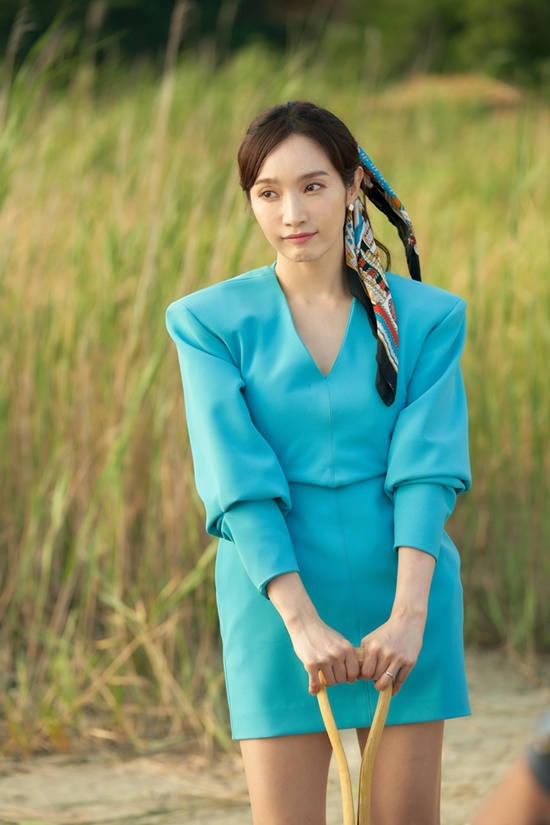 Becoming Witch Actor Lee Min-young empathizes with the life of K-Daughter-in-law.In the TV drama Becoming Witch, Lee Min-young is ringing the hearts of viewers every time with the hot-rolled performance that completely melts into Chae Hee-soo, who has the fate of Six Paths.Chae Hee-soo (Lee Min-young) dreamed of a good wife by enjoying a happy marriage with Nam Moo-young (Kim Young-jae).However, the pain of the legacy, the continuing infertility, began to estrange between the couple, and mother-in-law was lying on the bed and the couple became a weekend couple, and they became more and more distant with misunderstandings.Despite this situation, Chae Hee-soo endured mother-in-law poison care for many years, but eventually became sick among the careless Husband, persecuted sisters.Her appearance of suffering without revealing her inner feelings while talking to her mother stimulated the consensus of the viewers and made her feel uncomfortable.Even on the day Mother-in-law died, her life ran towards a cliff with nowhere to be set, with Murderza driven to her for having oxygen lines in her hands.The misfortune for Chae Hee-soo was not the end here. The Judgment was not enough to live a life of the deadline.Chae Hee-soo, who had been avoiding divorce so far, put everything down in front of the bottle and ended his marriage with Nam Moo-young, making everyone sad.Chae Hee-soo has been writing a page of bitter life through various hardships and adversities from the long-time bottled water to Murder An Innocent Man and the deadline.In addition, Nam Moo-young, who was trying to leave for a foreign country, has an unexpected situation that comes to her, and Chae Hee-soos dynamic life is not known even more.Lee Min-youngs acting, which does not control the emotions that are getting up even though he accepts everything in a superb way, is added to the attention, not only raising the immersion but also attracting attention by radiating the power to concentrate on the person.So, Chae Hee-soo, who received the deadline, is interested in the next broadcast, which is revealed what will happen to Chae Hee-soo and what is the reason why Nam Moo-young has come to Chae Hee-soo so urgently.Becoming Witch is broadcast every Saturday at 10:40 pm.Photo = HIGHGRND