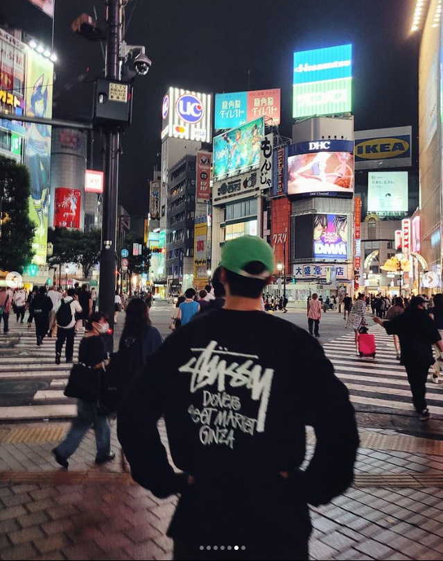 Seoul = = Group Astro member and actor Cha Eun-woo also revealed the aspect of face genius in Japan.Cha Eun-woo posted a photo on her social network account on Wednesday with the caption: Night walk.In the photo, Cha Eun-woo is walking the streets of Japan in the middle of the night, showing the handsome appearance of a face genius that is not covered by a mask under the light of a bright street.Meanwhile, Cha Eun-woo is currently conducting a personal fan meeting tour 2022 Just One Ten Minute in the Italian caravan (Just One 10 Minute ).Japan will have a good time with fans in Indonesia, Thailand and the Philippines.