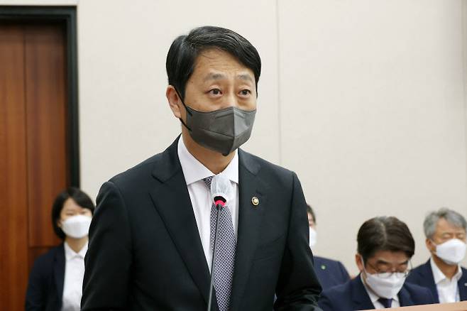 안덕근 산업통상자원부 통상교섭본부장이 29일 서울 여의도 국회에서 열린 산업통상자원중소벤처기업위원회 전체회의에서 인도-태평양 경제프레임워크 협상 추진계획을 보고하고 있다. (사진=국회사진기자단)