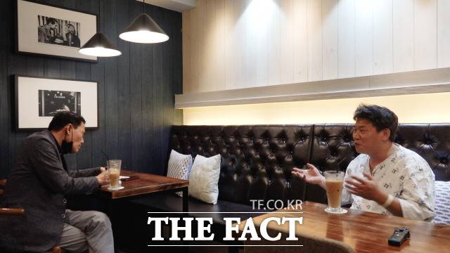 2012년 국회 앞에서 첫 피켓시위를 시작했을 때 빨갱이라며 멱살을 잡히고 얼굴에 침을 뱉는 모욕을 당했던 기억을 아프게 회고했다./광주=나윤상 기자