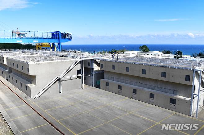 [서울=뉴시스] 증설된 월성원전 맥스터의 모습. 2022.08.29. (사진=한국수력원자력 제공)