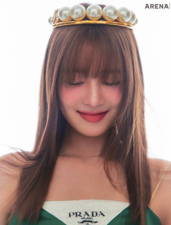 드레스 프라다, 헤어 액세서리 돌체앤가바나 제품.