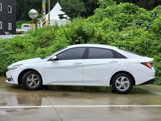 아반떼cn7 옆모습