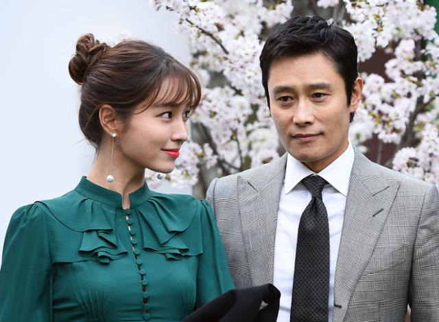 이병헌 이민정 부부의 LA 세컨드 하우스 보유비가 공개되면서 많은 이들의 눈길을 끌었다. 한국스포츠경제