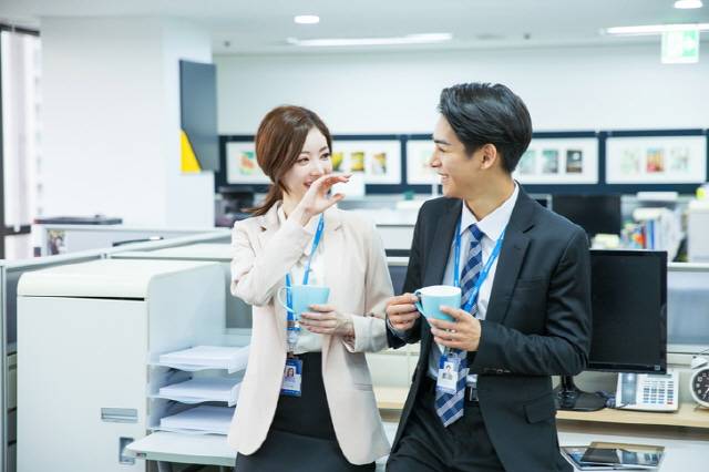 4분 만의 ‘스몰토크(small talk)’로 상대방의 성격을 파악할 수 있다는 연구 결과가 나왔다./사진=게티이미지뱅크