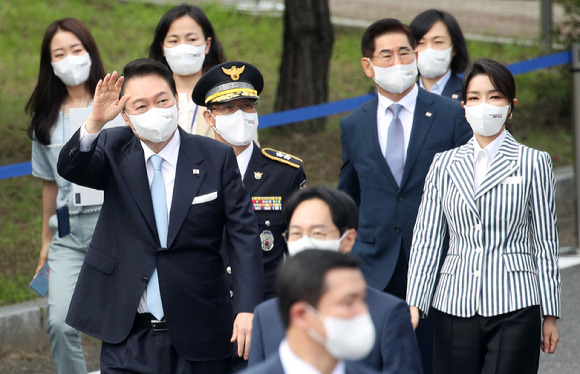 윤석열 대통령과 부인 김건희 여사 [사진=뉴시스]