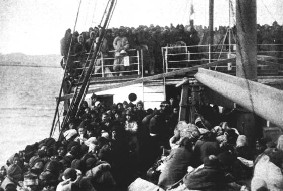 만주국은 일본 농민들에게 희망의 땅이었다. 만주로 향하는 일본의 개척단원. [사진 김명호]