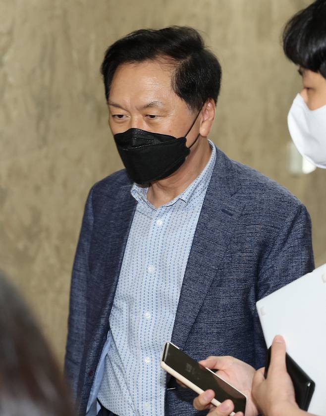 김기현 국민의힘 의원이 27일 오후 서울 여의도 국회에서 열린 의원총회에 참석하고 있다. ⓒ연합뉴스