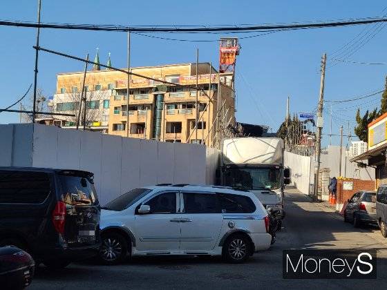 전광훈 사랑제일교회 목사가 결국 570억원에 달하는 보상금을 받게 됐다. 사진은 지난 1월 촬영한 서울 성북구 장위10구역에 있는 사랑제일교회 모습. /사진=신유진 기자