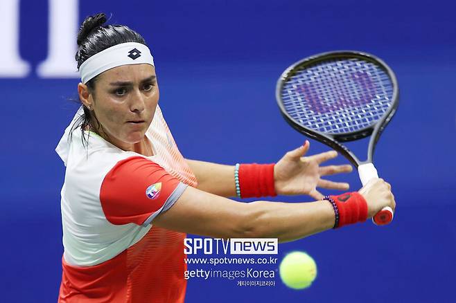 ▲ 온스 자베르가 2022년 US오픈 여자 단식 8강전에서 경기를 펼치고 있다.