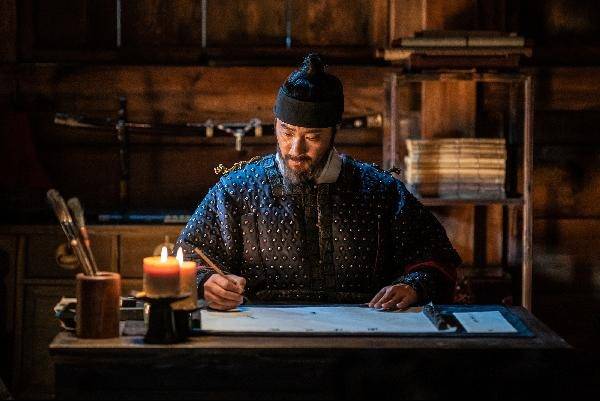 영화 '한산'의 이순신(박해일). /롯데엔터테인먼트