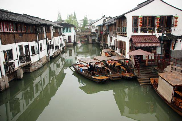 주가각 성황묘교에서 본 도랑과 척가교. ⓒ최종명