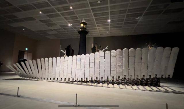 국립현대미술관 서울관에서 9일부터 열리는 '국립현대미술관 현대차 시리즈 2022: 최우람 - 작은 방주'의 주인공격 작품인 '방주'. 음악가 이이언이 작곡한 음악을 배경으로 노들의 장중한 군무가 펼쳐진다. 김민호 기자