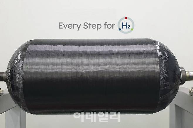 롯데케미칼의 건식 와인딩 수소탱크