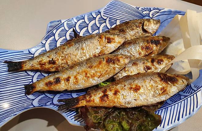 가을철 별미 전어.