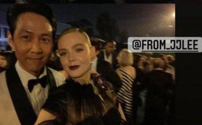 엘 패닝이 지난해 11월 공개한 이정재와의 '셀피'. 엘 패닝 인스타그램