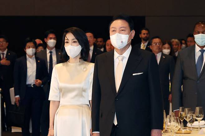 5월 10일 서울 중구 신라호텔에서 열린 대통령 취임식 기념 외빈 초청만찬. 집무실 이전 계획에 따라 취임식 만찬도 청와대 영빈관이 아닌 호텔에서 진행됐다. 사진=연합