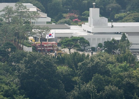 지난달 22일 윤석열 대통령과 김건희 여사가 입주할 예정인 서울 용산구 한남동 대통령 관저에 막바지 공사가 한창인 모습. 연합뉴스