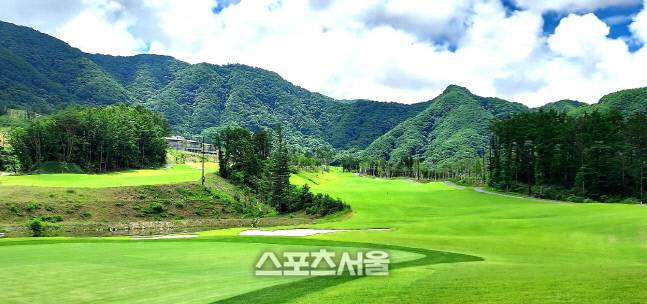 레이크코스 1번 홀에서 보이는 클럽하우스. 스포츠서울 이웅희기자@